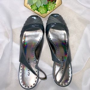 Gianni Bini gray patent peep toe slingback heels